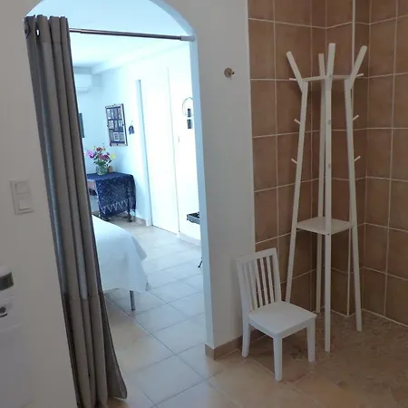 Au Bord Du Canal Bed & Breakfast *