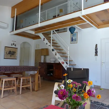 Au Bord Du Canal Bed & Breakfast *